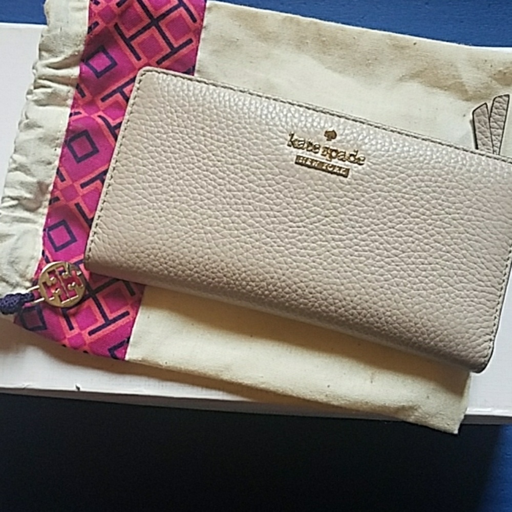 Kate spade woman's wallet